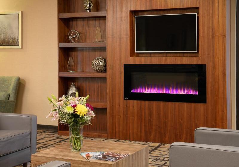 ホテル Quality Inn & Suites Downtown