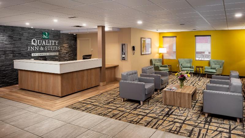 ホテル Quality Inn & Suites Downtown