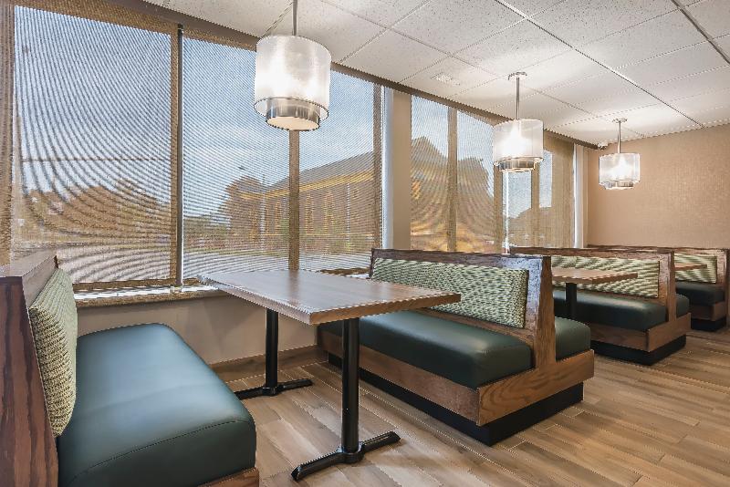 ホテル Quality Inn & Suites Downtown