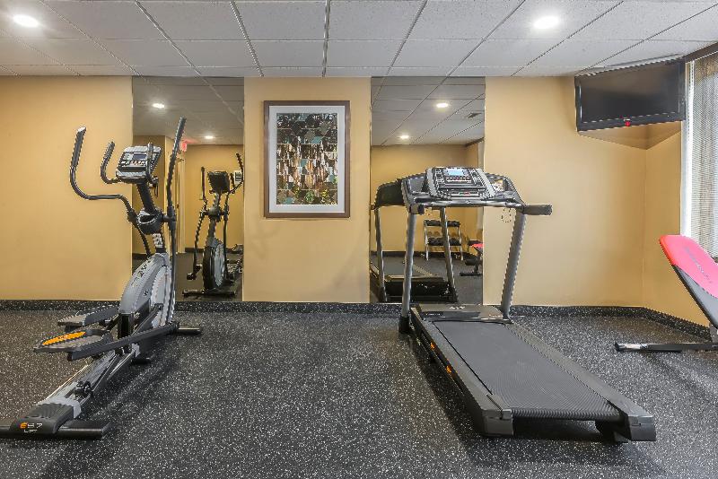 ホテル Quality Inn & Suites Downtown