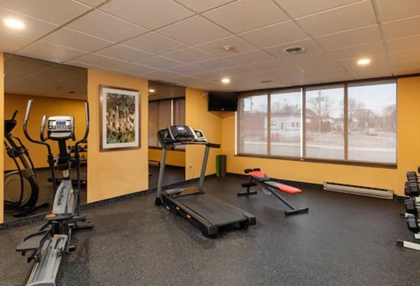 هتل Quality Inn & Suites Downtown