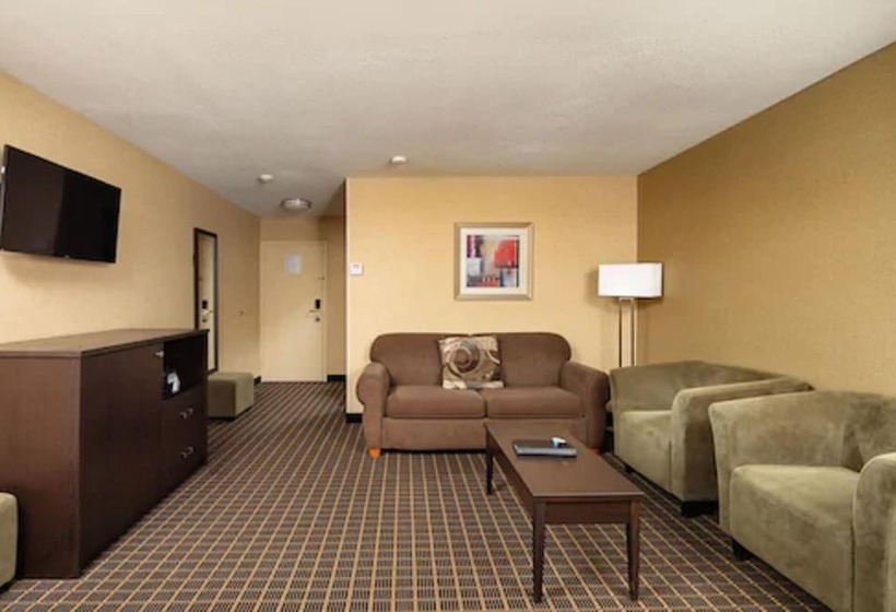 ホテル Quality Inn & Suites Downtown