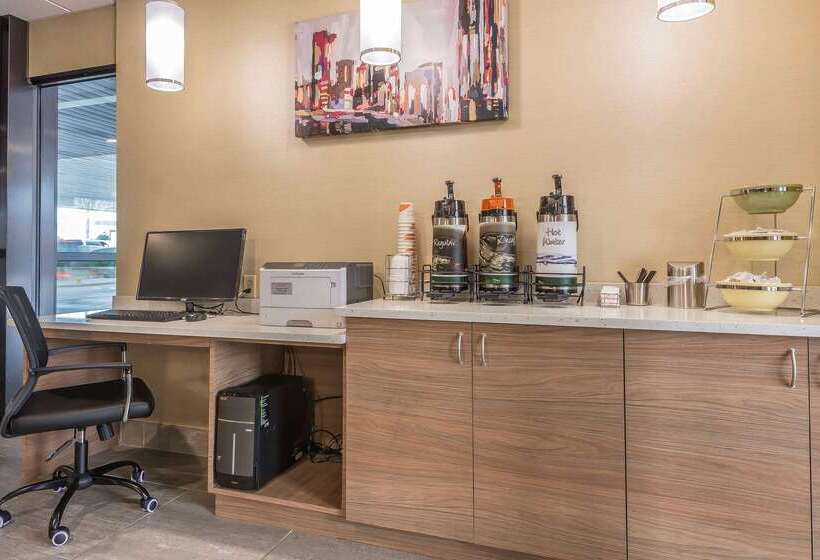 ホテル Quality Inn & Suites Downtown