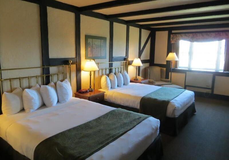 هتل Quality Inn Waddling Dog