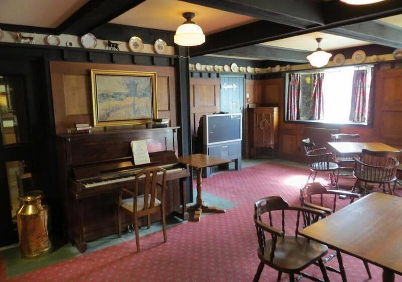 هتل Quality Inn Waddling Dog