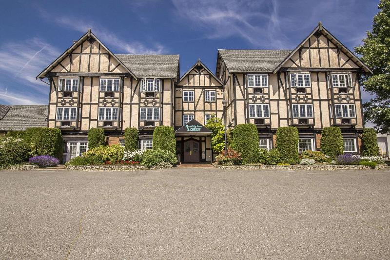 هتل Quality Inn Waddling Dog