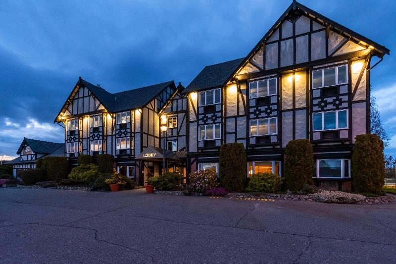 هتل Quality Inn Waddling Dog