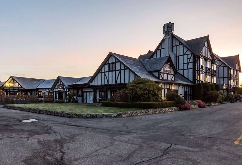 هتل Quality Inn Waddling Dog