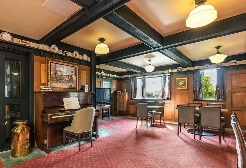 هتل Quality Inn Waddling Dog