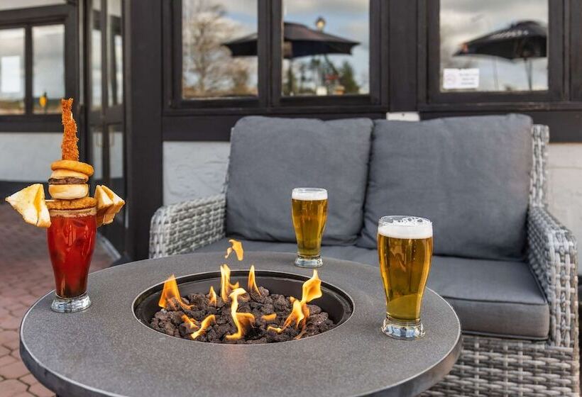 هتل Quality Inn Waddling Dog