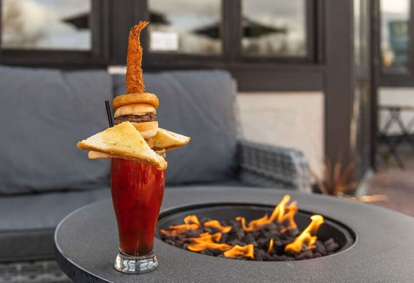 هتل Quality Inn Waddling Dog