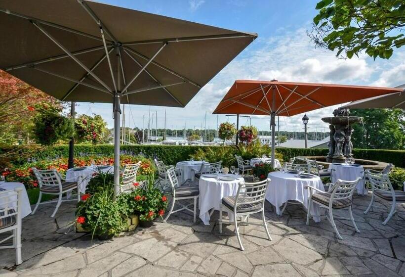 Отель Queens Landing