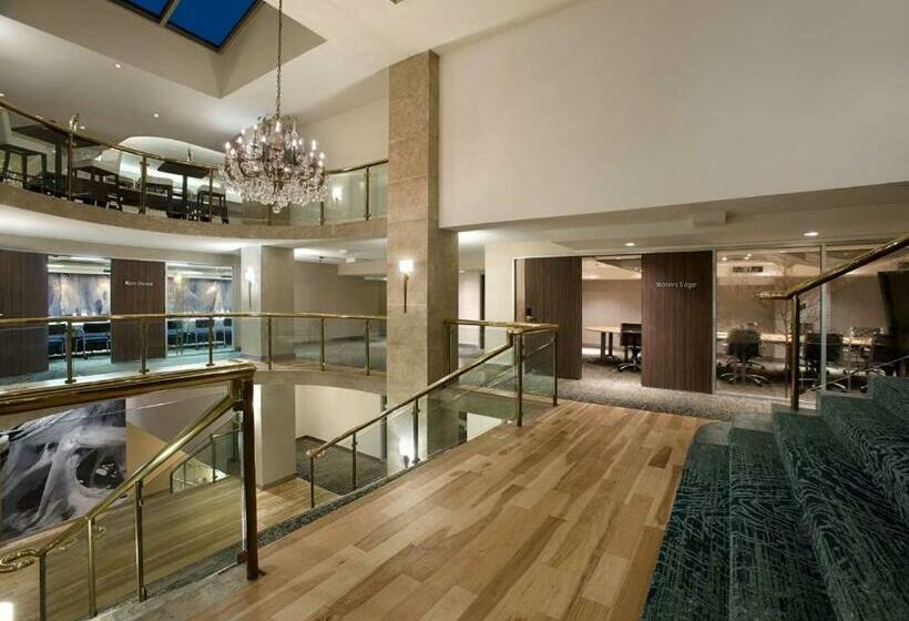 בית מלון כפרי Radisson Blu Toronto Downtown