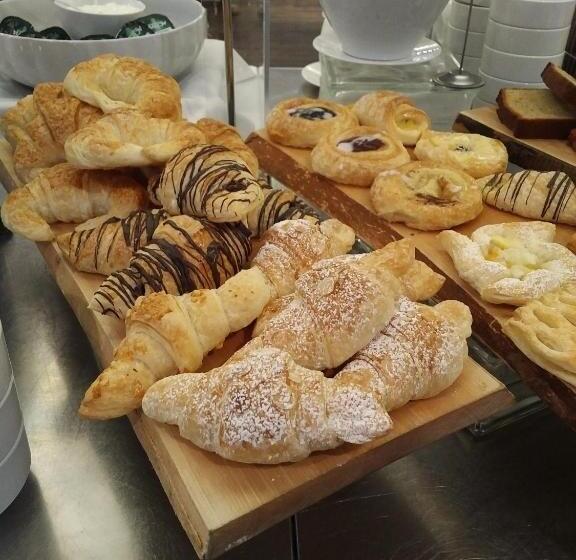 בית מלון כפרי Radisson Blu Toronto Downtown