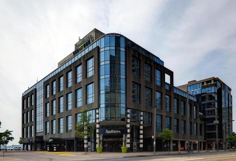 בית מלון כפרי Radisson Blu Toronto Downtown