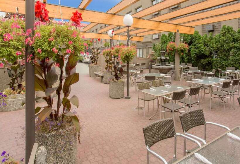 Ramada By Wyndham Kelowna Hotel & Conference Center