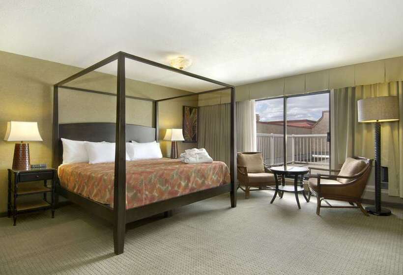 Ramada By Wyndham Kelowna Hotel & Conference Center