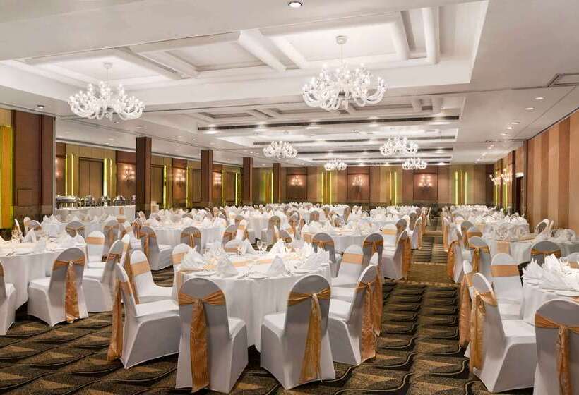 Отель Ramada Colombo