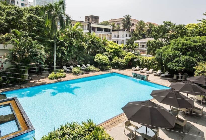 Отель Ramada Colombo