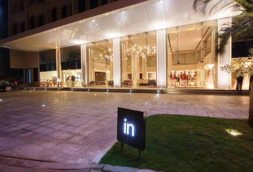 Отель Ramada Colombo