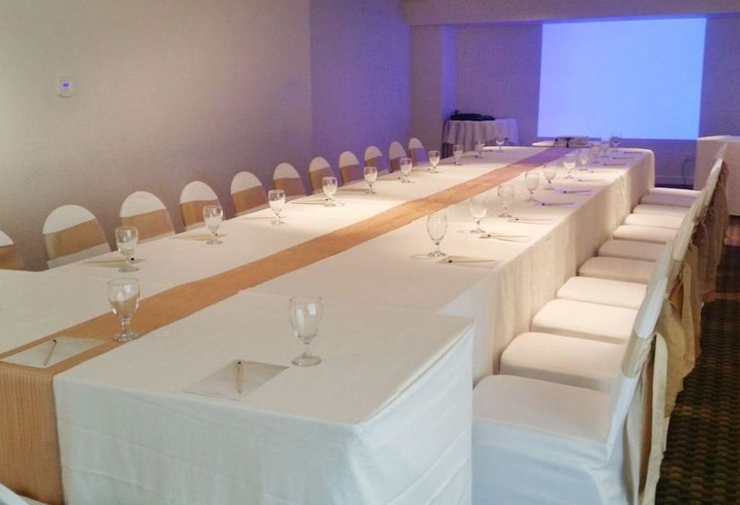 Отель Ramada Colombo