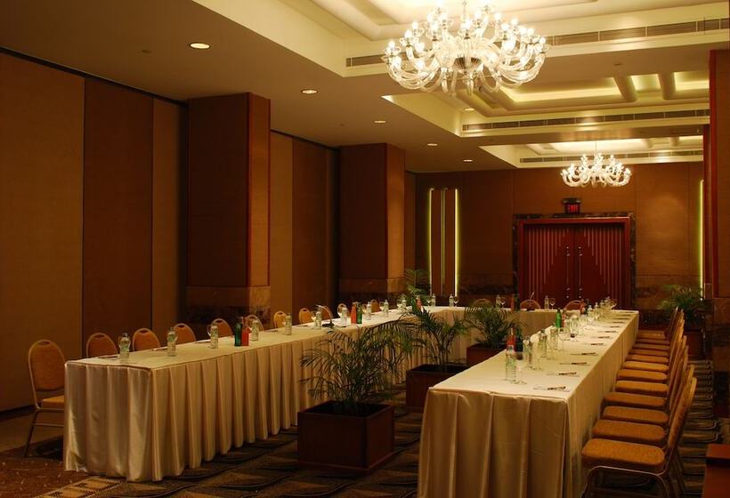 Отель Ramada Colombo