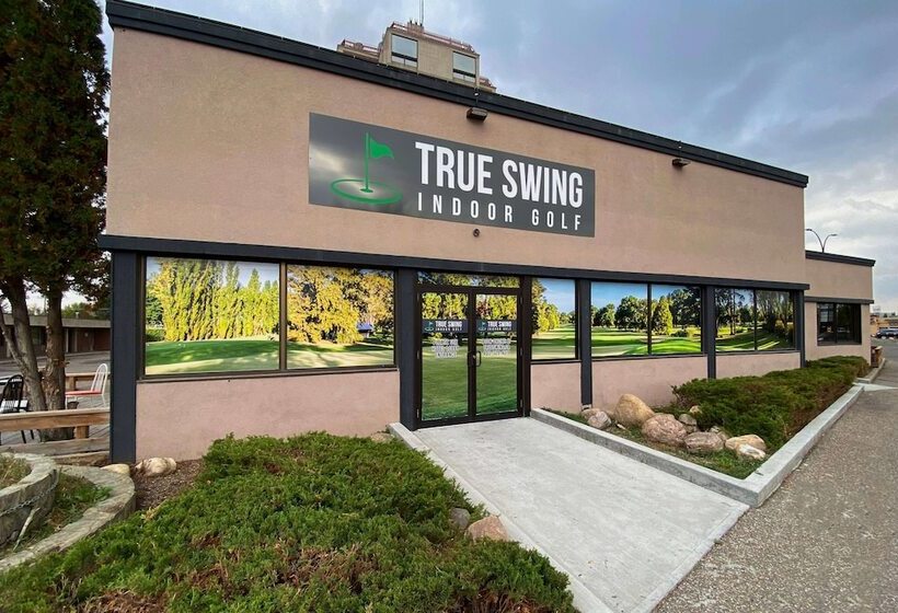 فندق Ramada By Wyndham Lethbridge