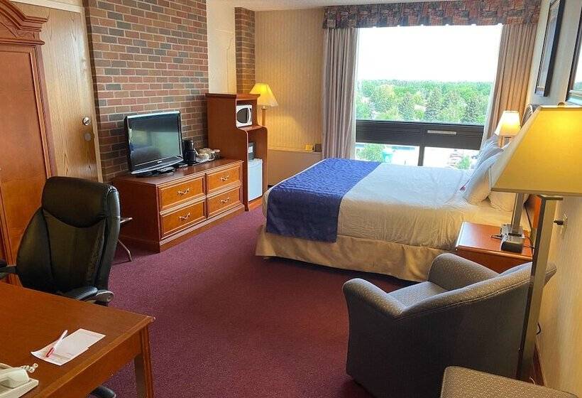 فندق Ramada By Wyndham Lethbridge