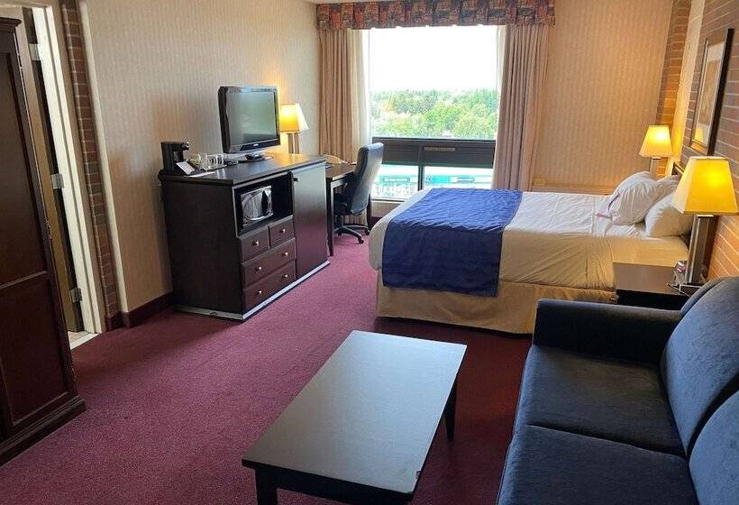 فندق Ramada By Wyndham Lethbridge