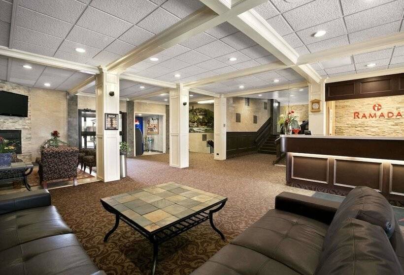 فندق Ramada By Wyndham Lethbridge