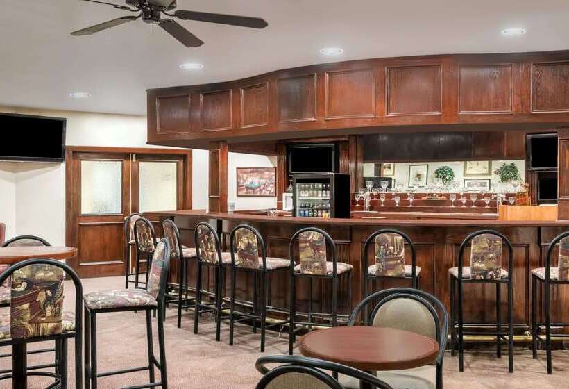 فندق Ramada By Wyndham London