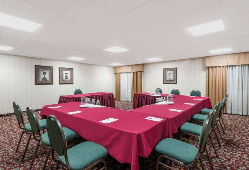 فندق Ramada By Wyndham London