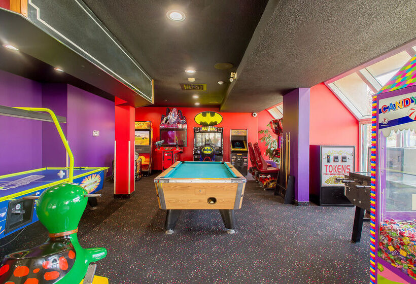 هتل Ramada By Wyndham Niagara Falls Near The Falls