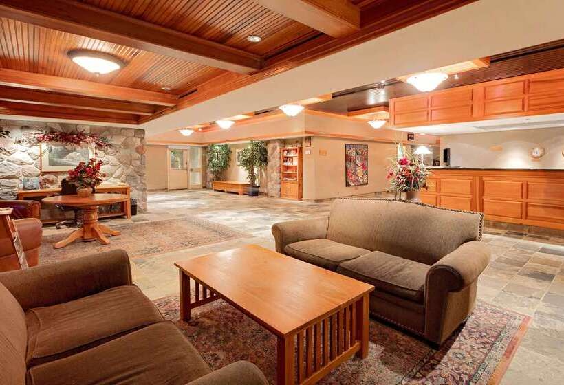 فندق Ramada By Wyndham Pinewood Park Resort North Bay