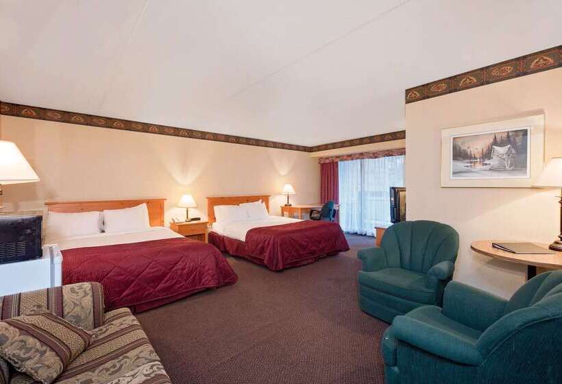 בית מלון כפרי Ramada By Wyndham Pinewood Park Resort North Bay