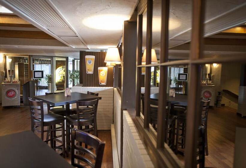 فندق Ramada By Wyndham Pinewood Park Resort North Bay