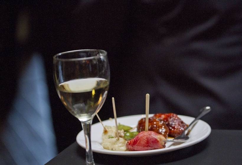 فندق Ramada By Wyndham Pinewood Park Resort North Bay