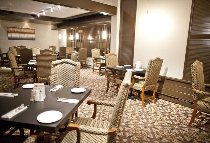 فندق Ramada By Wyndham Pinewood Park Resort North Bay