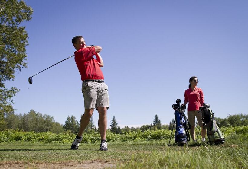 فندق Ramada By Wyndham Pinewood Park Resort North Bay