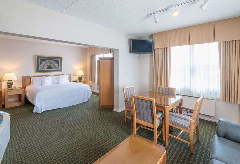 فندق Ramada By Wyndham Thunder Bay Airlane