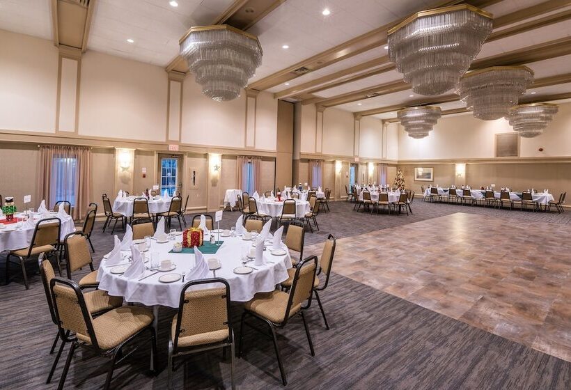 فندق Ramada By Wyndham Thunder Bay Airlane