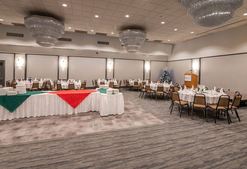 فندق Ramada By Wyndham Thunder Bay Airlane