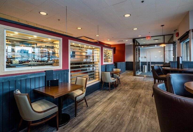 בית מלון כפרי Ramada Plaza By Wyndham Prince George