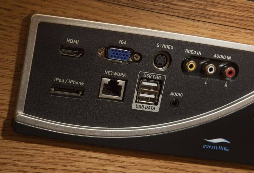 בית מלון כפרי Ramada Plaza By Wyndham Prince George