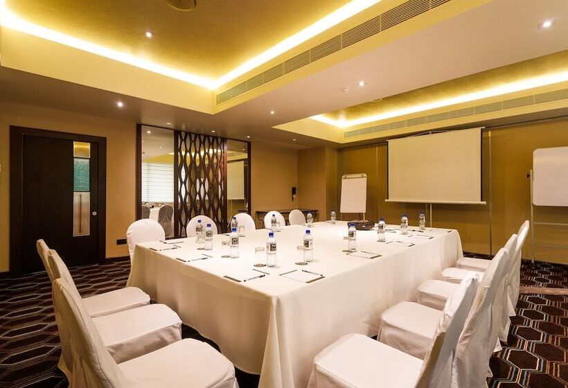 בית מלון כפרי Renuka City