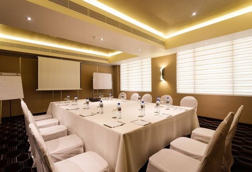 בית מלון כפרי Renuka City