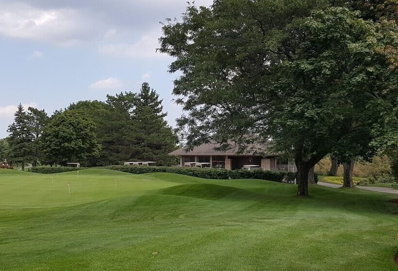 Отель River Rapids Inn