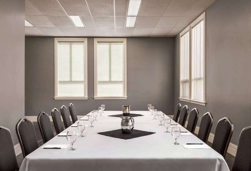 Royal Hotel Regina, Trademark Collection By Wyndham