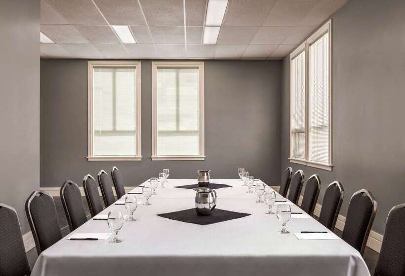 Royal Hotel Regina, Trademark Collection By Wyndham