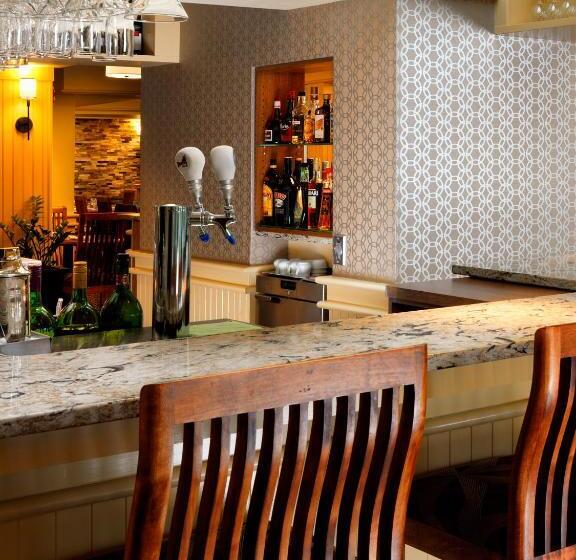 Royal Scot Hotel & Suites